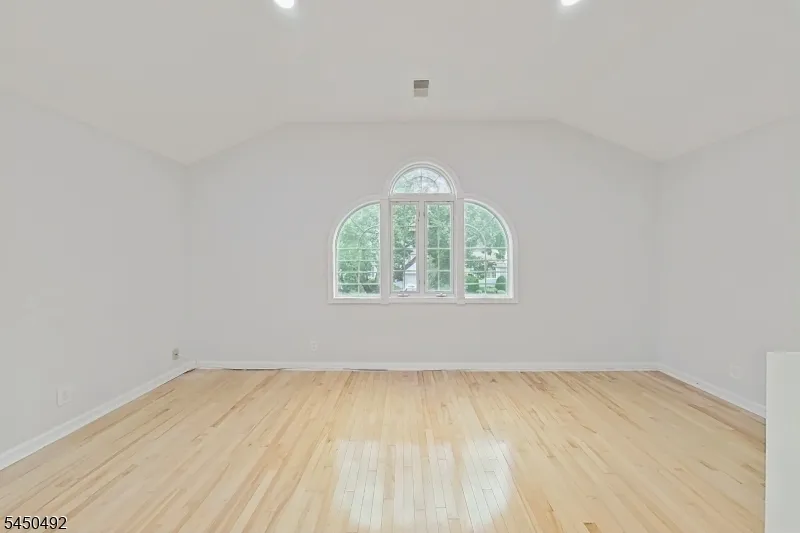 56 Eaton Pl Bloomfield, NJ 07003