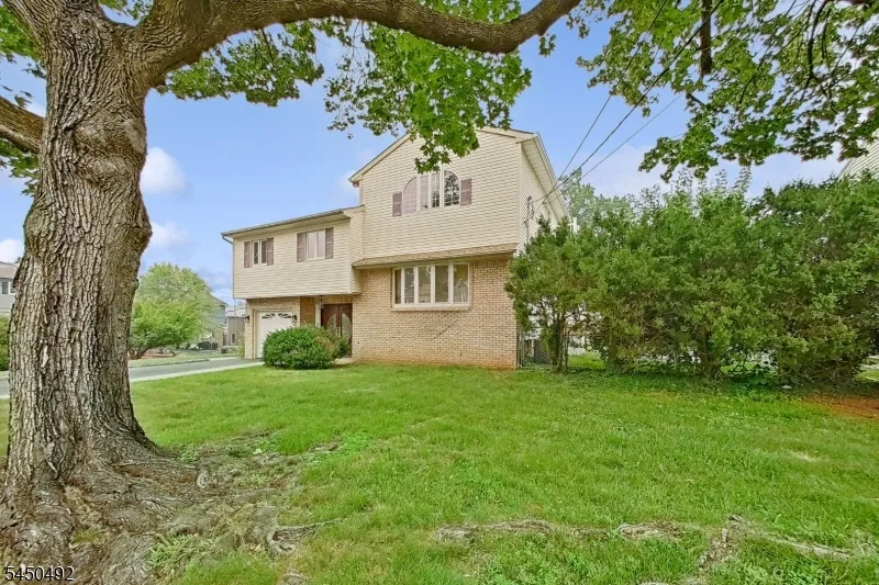 56 Eaton Pl Bloomfield, NJ 07003