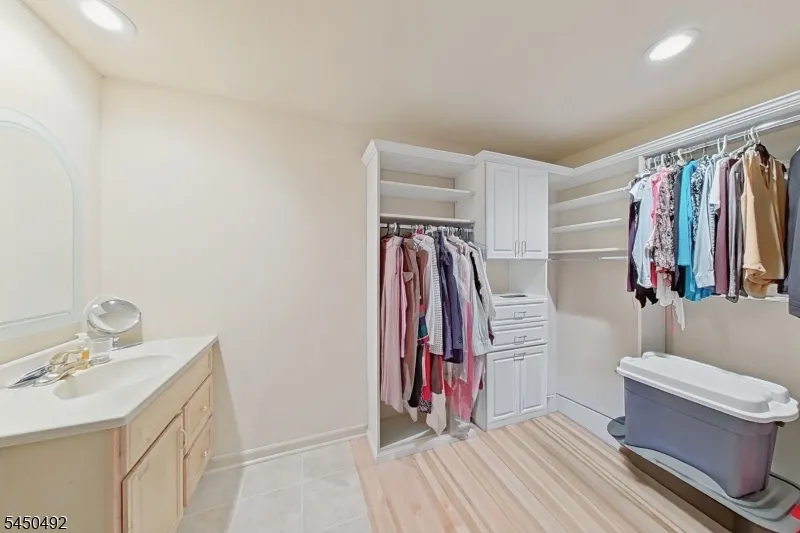 56 Eaton Pl Bloomfield, NJ 07003