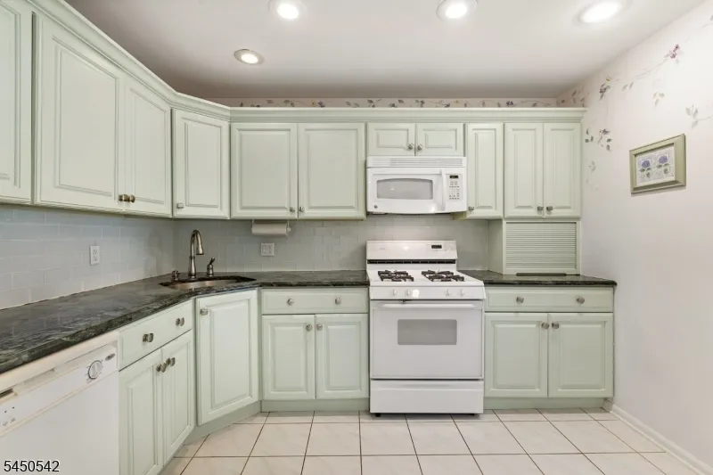 675 Raritan Rd #6 Unit 6 Clark, NJ 07066