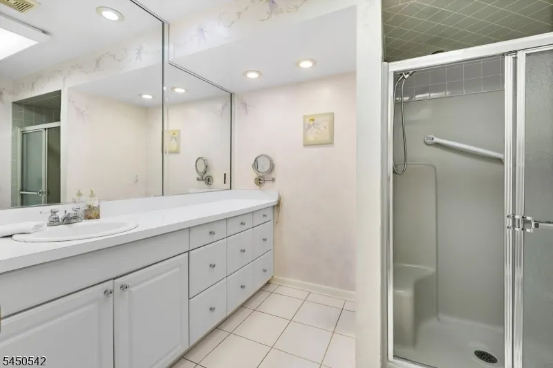 675 Raritan Rd #6 Unit 6 Clark, NJ 07066