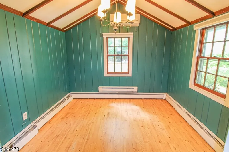 171 Glenside Trl Byram, NJ 07871