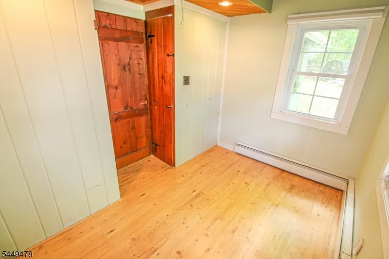 171 Glenside Trl Byram, NJ 07871
