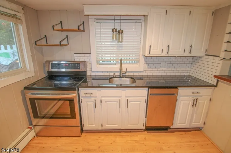 171 Glenside Trl Byram, NJ 07871