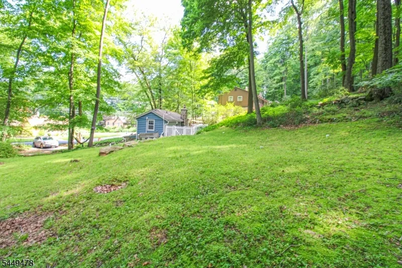 171 Glenside Trl Byram, NJ 07871
