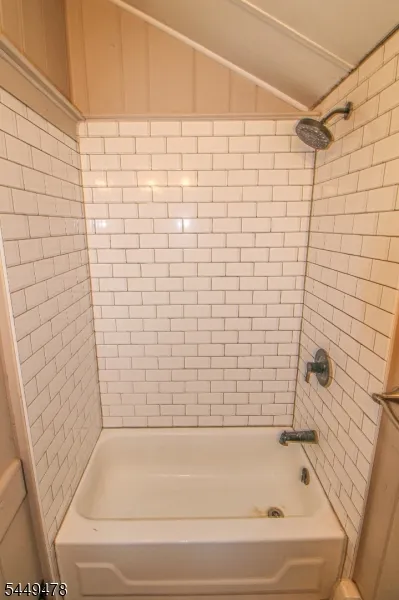 171 Glenside Trl Byram, NJ 07871