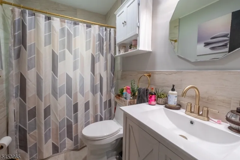 23 C St Middlesex, NJ 08846