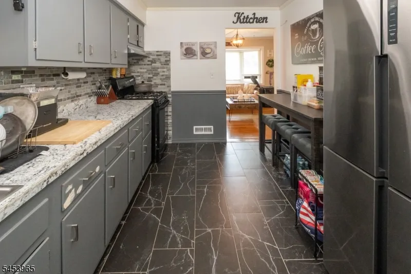 23 C St Middlesex, NJ 08846