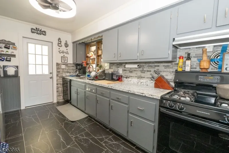 23 C St Middlesex, NJ 08846