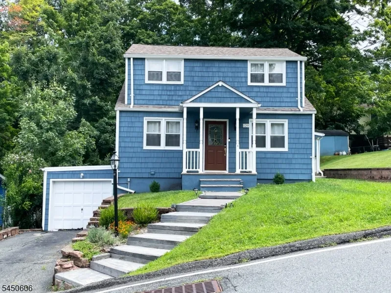 129 Bell Ave Hopatcong, NJ 07843