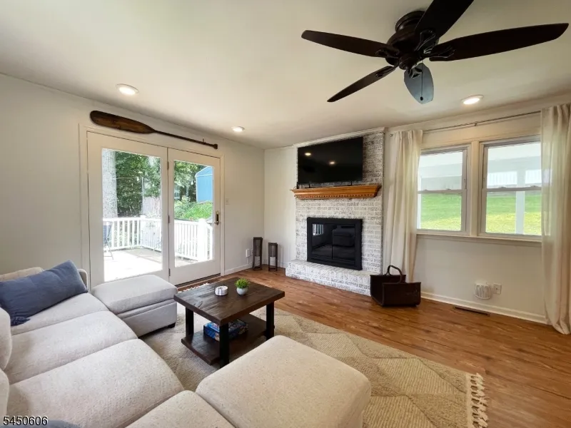 129 Bell Ave Hopatcong, NJ 07843