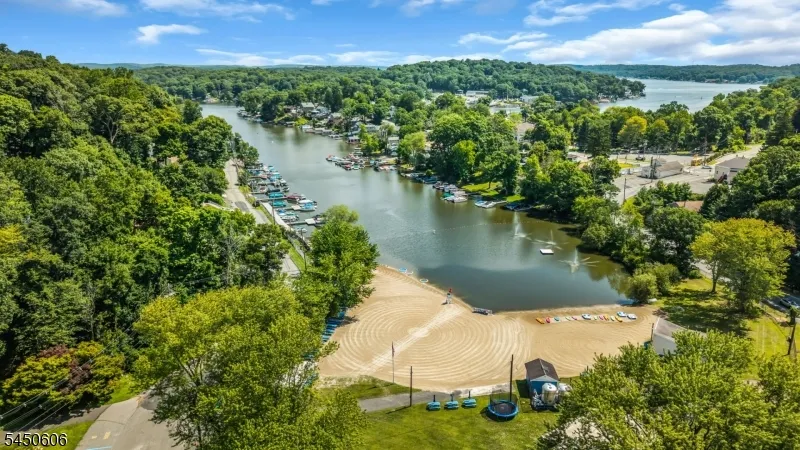 129 Bell Ave Hopatcong, NJ 07843