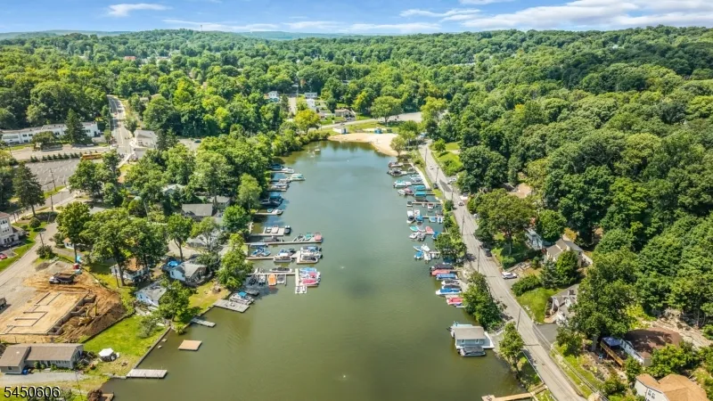 129 Bell Ave Hopatcong, NJ 07843