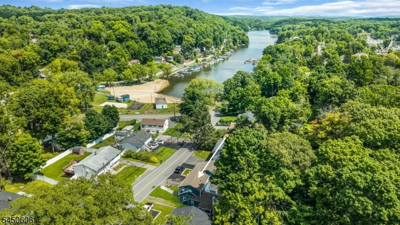 129 Bell Ave Hopatcong, NJ 07843