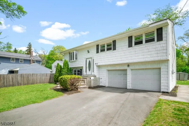 911 Plainfield Ave Plainfield City, NJ 07060