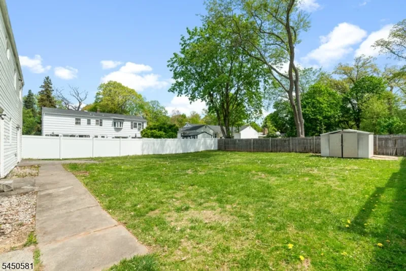 911 Plainfield Ave Plainfield City, NJ 07060