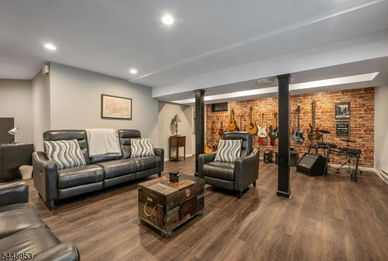 15 Crescent Ridge Rd Rockaway, NJ 07005