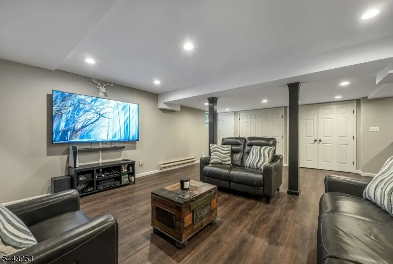 15 Crescent Ridge Rd Rockaway, NJ 07005