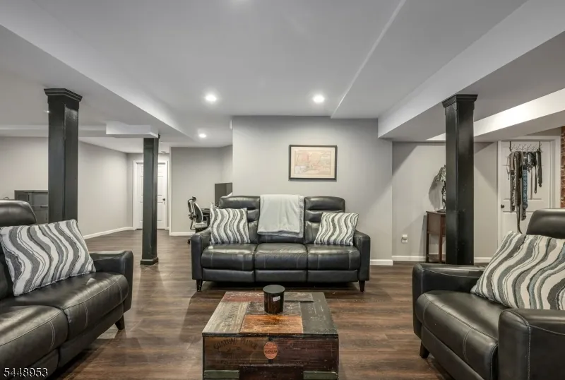 15 Crescent Ridge Rd Rockaway, NJ 07005