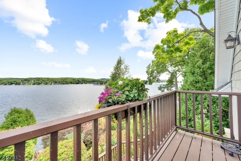 257 Lakeside Blvd Hopatcong, NJ 07843