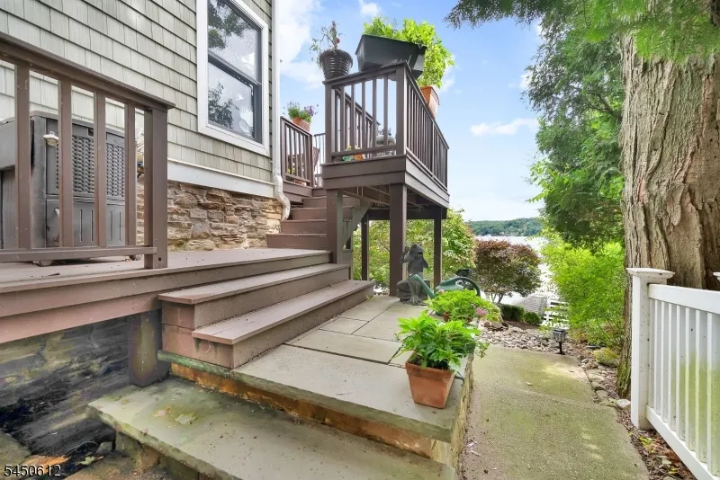 257 Lakeside Blvd Hopatcong, NJ 07843