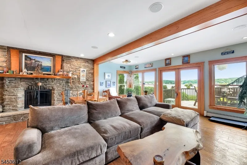 257 Lakeside Blvd Hopatcong, NJ 07843