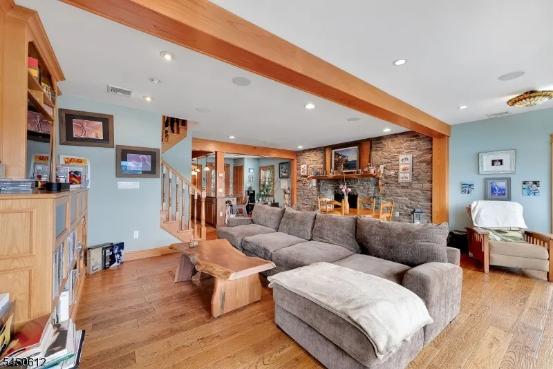 257 Lakeside Blvd Hopatcong, NJ 07843