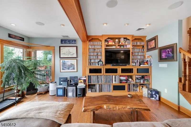 257 Lakeside Blvd Hopatcong, NJ 07843