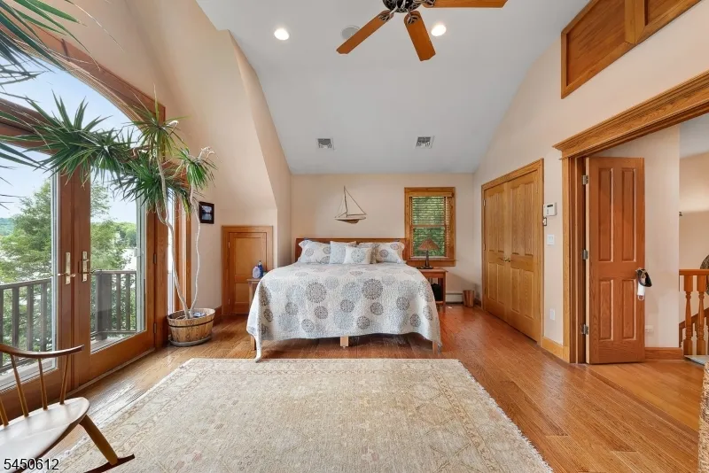 257 Lakeside Blvd Hopatcong, NJ 07843