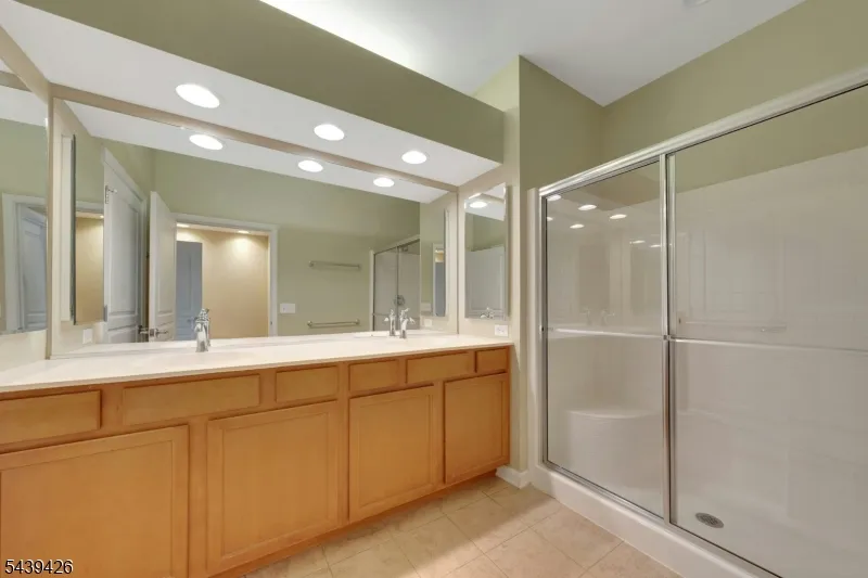 2202 Warrens Way #2202 Unit 2202 Wanaque, NJ 07465