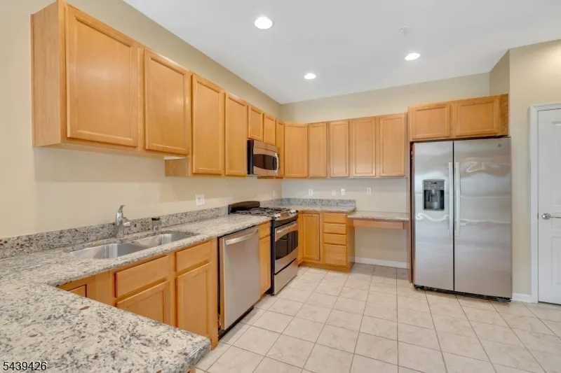 2202 Warrens Way #2202 Unit 2202 Wanaque, NJ 07465