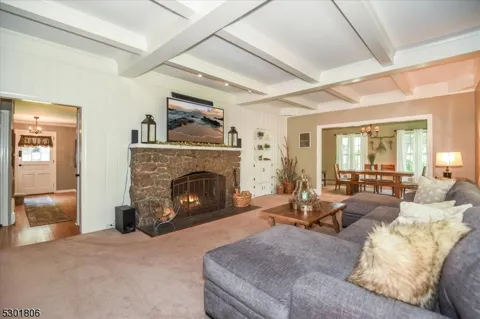 39 Circle Ave