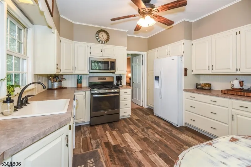 39 Circle Ave Wayne, NJ 07470