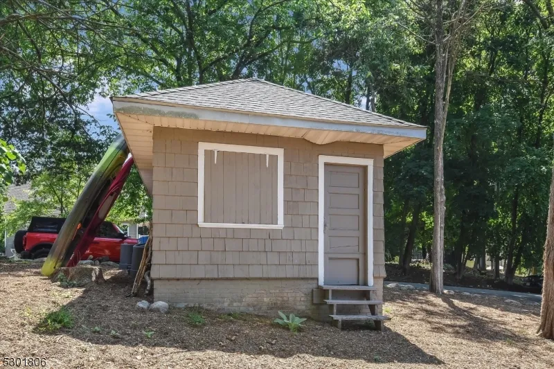 39 Circle Ave Wayne, NJ 07470