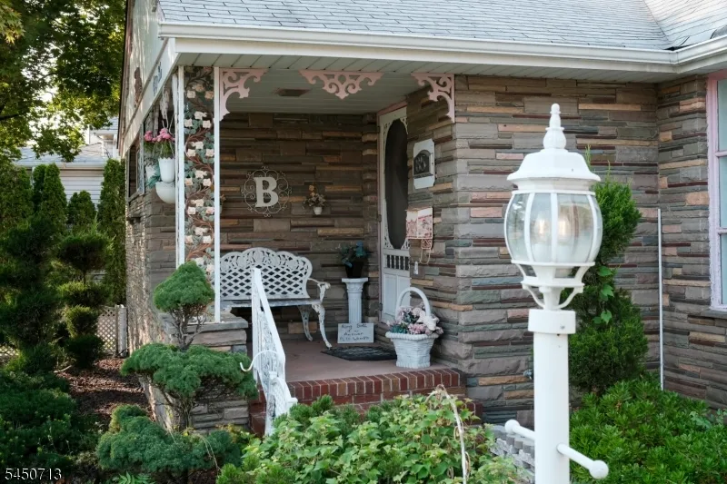 85 Strong St Wallington, NJ 07057