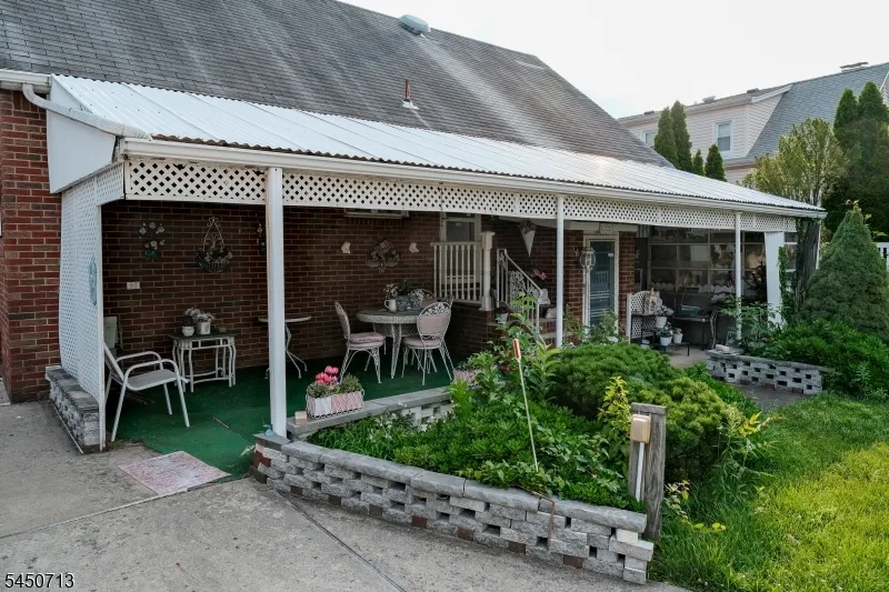 85 Strong St Wallington, NJ 07057