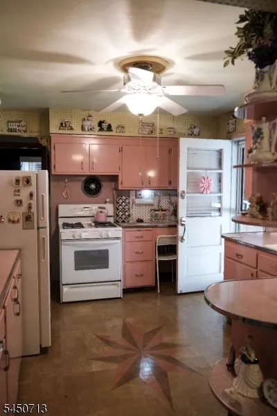 85 Strong St Wallington, NJ 07057