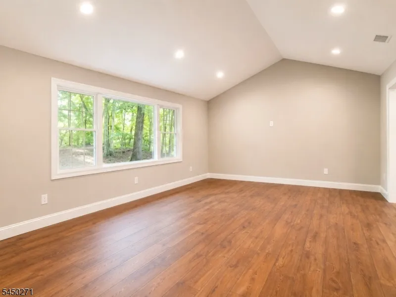 220 Brook Valley Rd Montville, NJ 07082