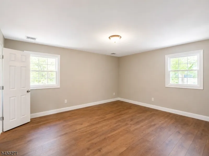220 Brook Valley Rd Montville, NJ 07082