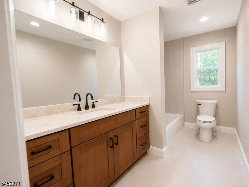 220 Brook Valley Rd Montville, NJ 07082