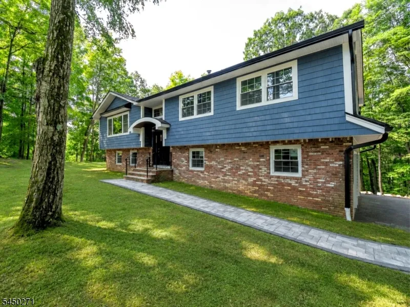 220 Brook Valley Rd Montville, NJ 07082