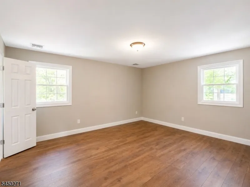 220 Brook Valley Rd Montville, NJ 07082