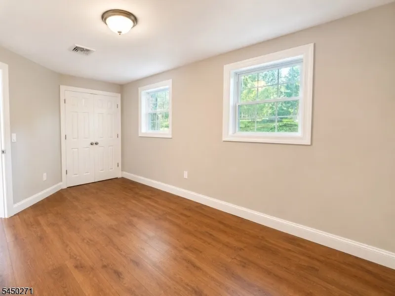 220 Brook Valley Rd Montville, NJ 07082