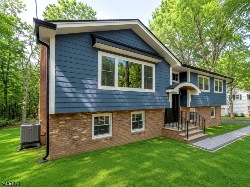 220 Brook Valley Rd Montville, NJ 07082