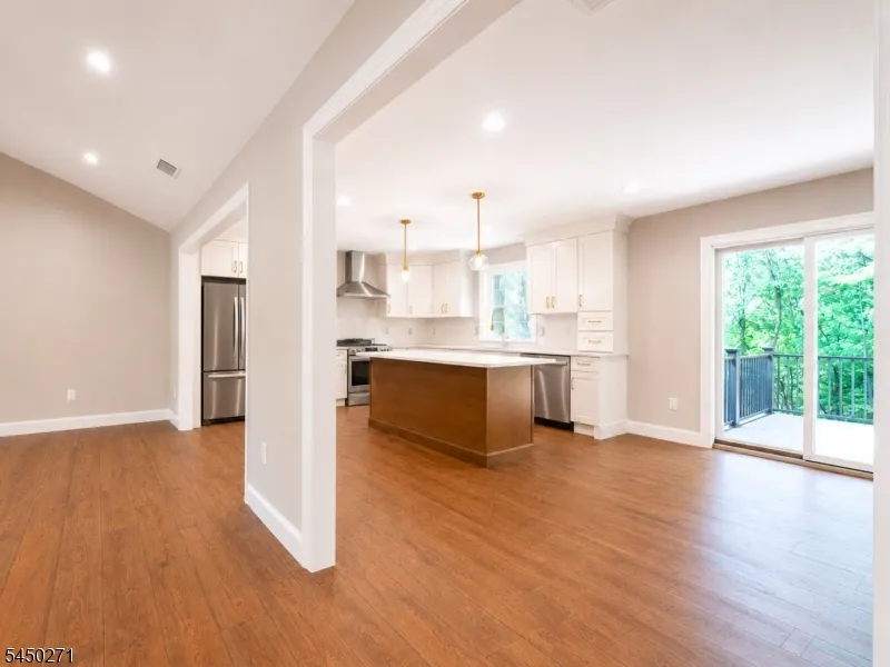 220 Brook Valley Rd Montville, NJ 07082
