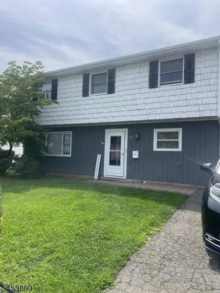 84 E Laurel St
