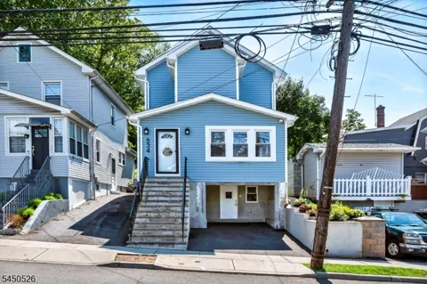534 White St