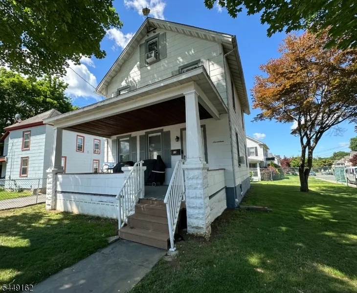 17 N Lincoln Ave Washington, NJ 07882