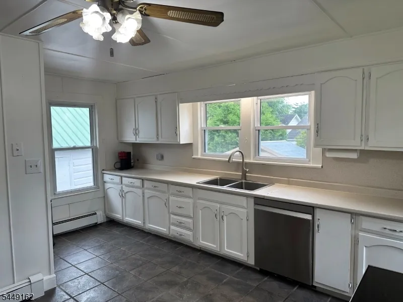 17 N Lincoln Ave Washington, NJ 07882