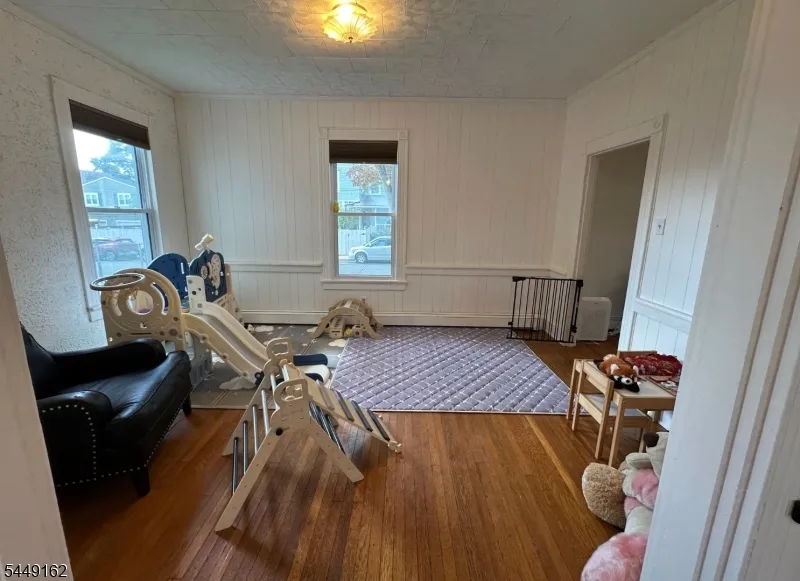 17 N Lincoln Ave Washington, NJ 07882